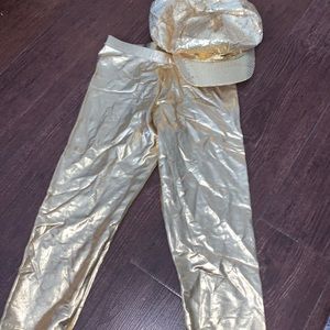 Youth gold matalic shorts and sequins hat